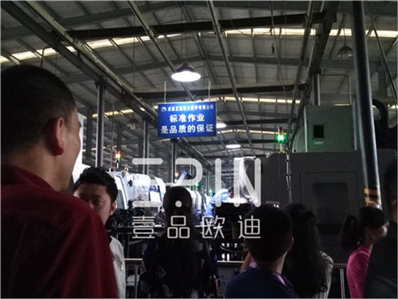 在劉總親自帶隊(duì)參觀正恒動(dòng)力生產(chǎn)車間環(huán)節(jié)，近距離走進(jìn)這樣的億元級(jí)企業(yè)，不管是先進(jìn)的生產(chǎn)設(shè)備還是完善的生產(chǎn)及管控流程都讓壹品歐迪小編無比震撼。 正恒動(dòng)力廠區(qū)及車間風(fēng)貌