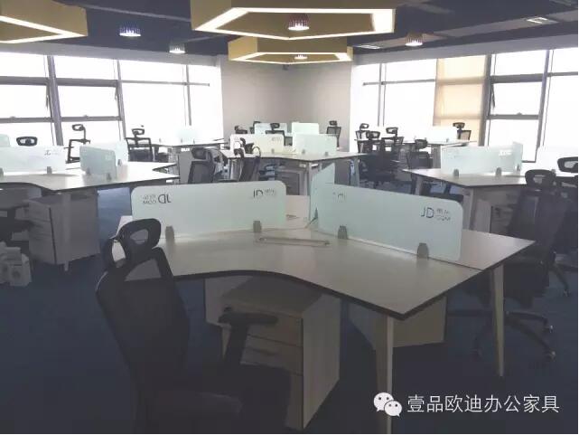 【央視新聞客戶端】京東JD讓老百姓放心網(wǎng)購，壹品歐迪讓京東JD綠色辦公